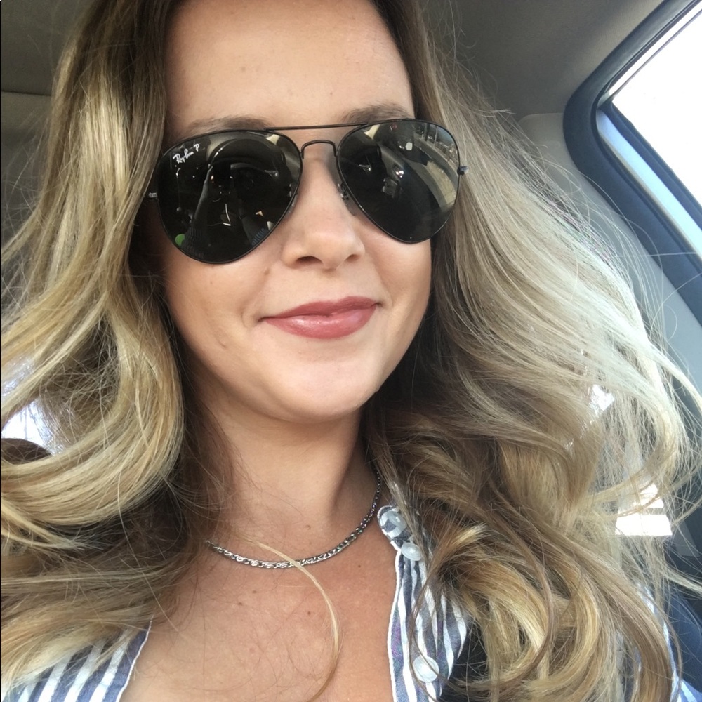 Meet your Posher, Julia